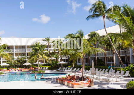 Fort ft.Lauderdale Florida,Hilton fort Lauderdale Marina,hôtel,hôtels,chaîne,hospitalité,hébergement,piscine,tropicale,chaise longue,parasol,nageur, Banque D'Images