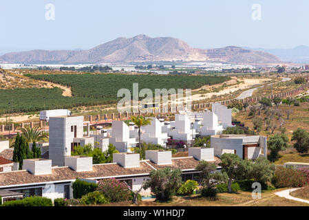 Peraleja Golf Course et propriétés de Sucina, Murcia, Espagne, Europe. Autour d'un ensemble complexe de golf qui a fermé et tombé en ruine Banque D'Images