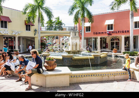 Naples Florida,Estero,Miromar Outlets,centre commercial,designer,rabais,magasin,magasins,entreprises,quartier,shopping shoppers magasins marché marque Banque D'Images