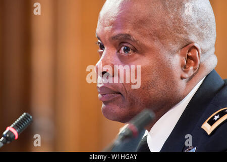 Le lieutenant général Stephen M. Twitty, commandant adjoint, United States European Command sur le terrain lors d'un audition de la Commission des États-Unis sur la sécurité et la coopération Banque D'Images