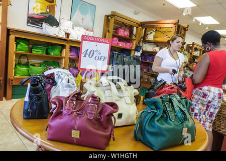 Vero Beach Florida,Vero Fashion Outlets,shopping shopper shoppers magasins marché marchés achats vente, magasin de détail magasins d'affaires bu Banque D'Images