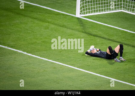 Lyon. 2 juillet, 2019. Gardien de Carly Telford d'Angleterre réagit après la demi-finale entre les États-Unis et l'Angleterre à la 2019 Coupe du Monde féminine de la fifa à Stade de Lyon à Lyon, France le 2 juillet 2019. Credit : Xiao Yijiu/Xinhua/Alamy Live News Banque D'Images