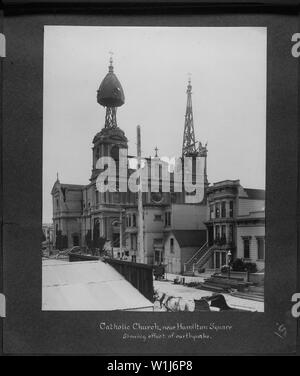 Tremblement de terre de San Francisco de 1906 : Église catholique, près de Hamilton Square, montrant l'effet de tremblement de terre Banque D'Images