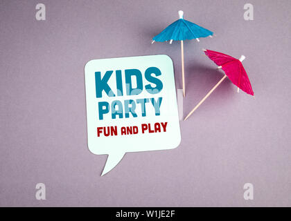 Kids Party, plaisir et jouer. Bulle Banque D'Images