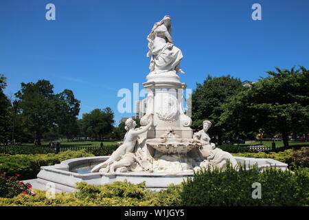 New York, USA. 26 Juin, 2019. Au milieu de la Bronx à New York se dresse une fontaine Loreley qui rappelle de Heinrich Heine - et a été pendant 120 ans. La ville natale du poète de Düsseldorf ne voulait pas que le memorial et donc commence un chapitre bizarre de l'histoire germano-américain. (Dpa "La Loreley du Bronx') Credit : Christina Horsten/dpa/Alamy Live News Banque D'Images