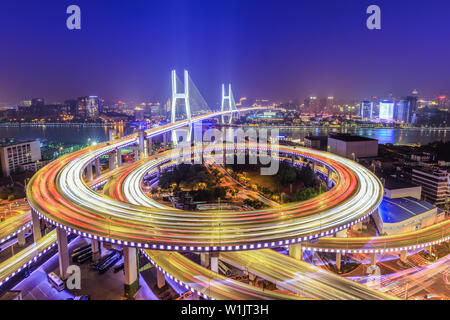 Belle nanpu bridge at night,traverse la rivière Huangpu, Shanghai, Chine Banque D'Images