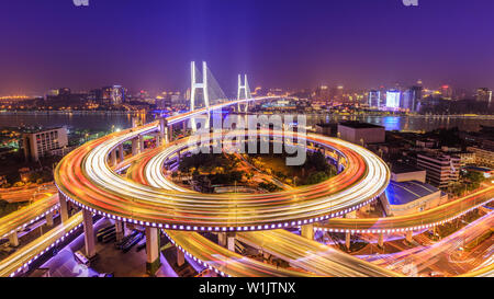 Belle nanpu bridge at night,traverse la rivière Huangpu, Shanghai, Chine Banque D'Images