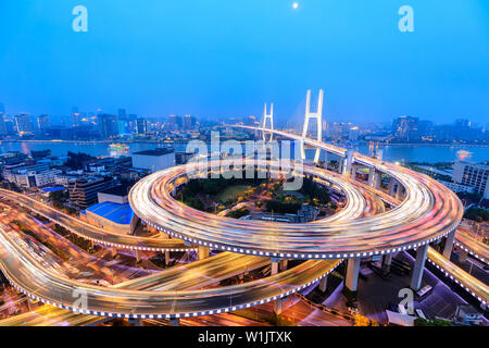 Belle nanpu bridge at night,traverse la rivière Huangpu, Shanghai, Chine Banque D'Images