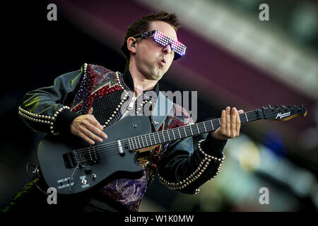 Londres, Angleterre : Muse effectuer sur la soirée d'ouverture de leur théorie Simulation UK tour à la London Stadium. Avec : Matt Bellamy Où : London, Royaume-Uni Quand : 01 Juin 2019 Crédit : Neil Lupin/WENN Banque D'Images