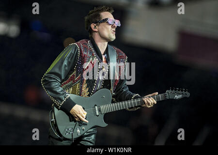 Londres, Angleterre : Muse effectuer sur la soirée d'ouverture de leur théorie Simulation UK tour à la London Stadium. Avec : Matt Bellamy Où : London, Royaume-Uni Quand : 01 Juin 2019 Crédit : Neil Lupin/WENN Banque D'Images