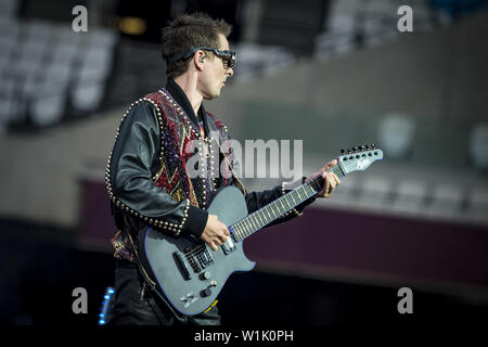 Londres, Angleterre : Muse effectuer sur la soirée d'ouverture de leur théorie Simulation UK tour à la London Stadium. Avec : Matt Bellamy Où : London, Royaume-Uni Quand : 01 Juin 2019 Crédit : Neil Lupin/WENN Banque D'Images