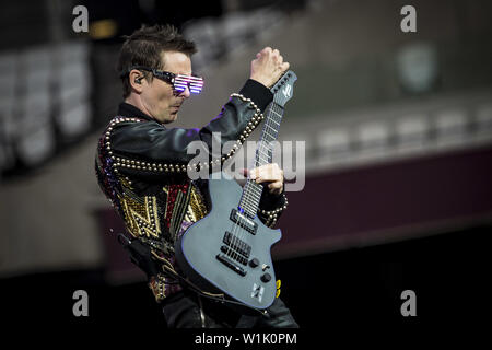 Londres, Angleterre : Muse effectuer sur la soirée d'ouverture de leur théorie Simulation UK tour à la London Stadium. Avec : Matt Bellamy Où : London, Royaume-Uni Quand : 01 Juin 2019 Crédit : Neil Lupin/WENN Banque D'Images