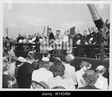 La cérémonie de lancement de l'USS North Carolina ; l'USS North Carolina cérémonie de lancement en 1940. Boîte : 19LCM, BB-55 à BB-56 ; Dossier : lancement BS 73086 ; F-1112-C-138 ; 9-1 Banque D'Images