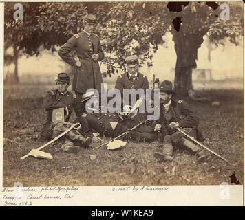 Fairfax, Virginie, d'un groupe de fonctionnaires à l'Administration centrale, de l'armée du Potomac, Palais de Fairfax. L'étude de l'art de la guerre. Banque D'Images