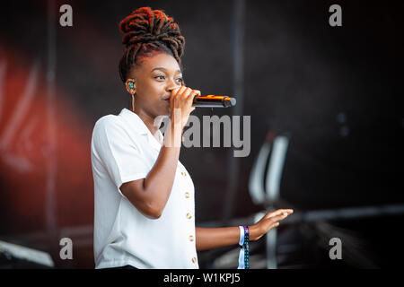 Sandvika, Norvège - Juillet 02, 2019. Le rappeur et parolier anglais peu Simz effectue un concert live au cours de la Norwegian music festival 2019 Kardetten à Sandvika. (Photo crédit : Gonzales Photo - Tord Litleskare). Banque D'Images