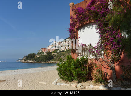 Roquebrune-Cap-Martin, Provence-Alpes-Côte d'Azur, France. Côte d'Azur d'Azur. Banque D'Images