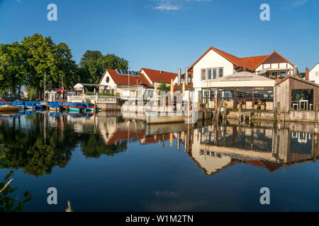 Dorf Steinhude am Steinhuder Meer, Wunstorf, Région Hanovre, Niedersachsen, Deutschland | Steinhude village au bord du lac de Steinhude à Wunstorf, district Banque D'Images