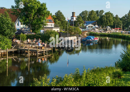 Dorf Steinhude am Steinhuder Meer, Wunstorf, Région Hanovre, Niedersachsen, Deutschland | Steinhude village au bord du lac de Steinhude à Wunstorf, district Banque D'Images