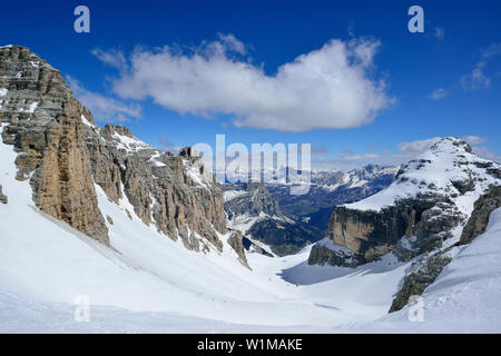 Vue sur Val Pisciadu de Rhodes, Groupe du Sella, Dolomites, Tyrol du Sud, Italie Banque D'Images