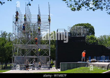 Les travailleurs mis en place pour le prochain événement du 4 juillet "un hommage à l'Amérique latine" à les marches du Lincoln Memorial le 30 juin 2019, à Washington, D.C. Banque D'Images