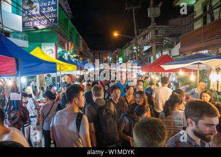 Chiang Mai, Thaïlande. 22 août, 2015. Marché du samedi soir dans la vieille ville. Banque D'Images