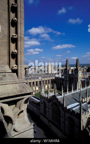 Voir l'église de St Marys, Oxford, Angleterre Europe Banque D'Images