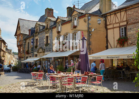 Promenade à travers la vieille ville de Malestroit, Oust et, Canal de Nantes à Brest, Departement Morbihan, Bretagne, France, Europe Banque D'Images