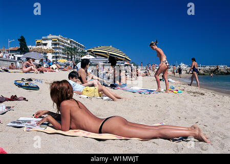 Plage, Plage du Midi, Cannes Côte d'Azur, France Banque D'Images