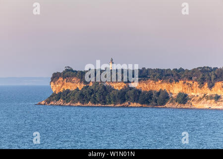 Cliffs Stevns Klint et phare de Stevns Fyr, Højerup, Store Heddinge, presqu'île de Stevns, la Nouvelle-Zélande, la Scandinavie, le Danemark, le nord de l'Europe Banque D'Images