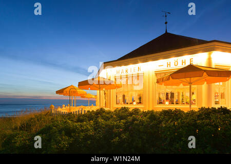 Cafe Marienhoehe dans la soirée, Norderney, Ostfriesland, Basse-Saxe, Allemagne Banque D'Images