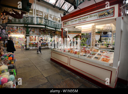 Leeds' Victorian Kirkgate Market l'un des plus grands marchés couverts d'Europe Banque D'Images