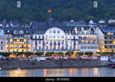 Vue sur le Rhin à la vieille ville de Boppard, Vallée du Haut-Rhin moyen, la Rhénanie-Palatinat, Allemagne, Europe Banque D'Images