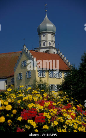 Wasserburg avec église St., au lac de Constance, Baden-Wurttemberg, Allemagne Banque D'Images