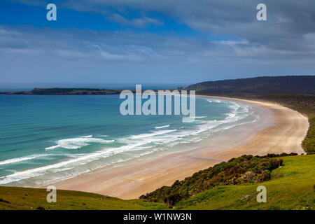 Une longue plage de sable de Florence Hill Lookout, les Catlins, île du Sud, Nouvelle-Zélande Banque D'Images