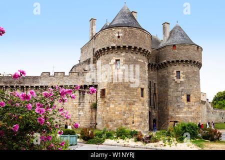 Citywall et porte de la ville médiévale de Guérande, région Pays de la Loire, département Loire-Atlantique, Bretagne, France, Europe Banque D'Images