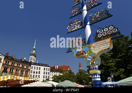 Munich Maypole sur Viktualenmarkt, Munich, Bavaria, Germany, Europe Banque D'Images