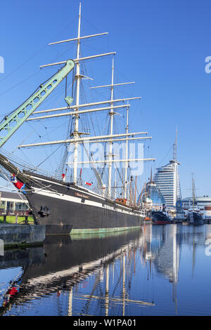 Port avec Atlantik Hôtel Sail City à Bremerhaven, ville hanséatique de Brême, côte de la mer du Nord, le nord de l'Allemagne, l'Allemagne, de l'Europe Banque D'Images