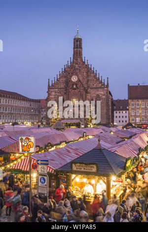 Marché de Noël , Marché, Hauptplatz, Nuremberg , Nürnberg, Allemagne Banque D'Images