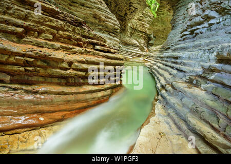 Ruisseau coule à travers le canyon, Brent de l'Art, Vénétie, Italie Banque D'Images