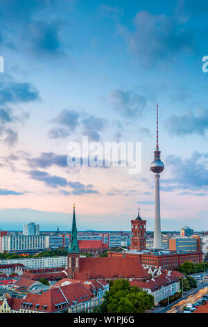 Avis à l'égard de la télévision et de la tour de ville, Berlin, Allemagne Banque D'Images