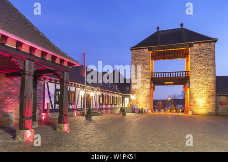 Route des Vins allemande Gate de Schweigen-Rechtenbach, Schweigen, Forêt du Palatinat, Palatinat, Rhénanie-Palatinat, Allemagne, Europe Banque D'Images