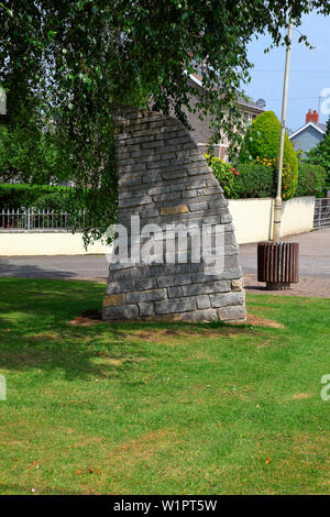 L'un d'une série de marqueurs en bordure de la côte du patrimoine, faites en pierre locale et sculpté avec des mots poétiques et chacune est différente. Banque D'Images