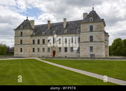 Ancy-le-Franc , château d'Ancy-le-Franc , Canal de Bourgogne , Departement Yonne , Bourgogne , France , Europe Banque D'Images