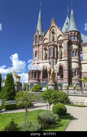 Château Drachenburg sur le Drachenfels à Koenigswinter, vallée du Rhin moyen, Nordrhein-Westfalen, Germany, Europe Banque D'Images