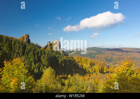 Bruchhauser Steine, près de Olsberg, sentier de randonnée Rothaarsteig, montagnes Rothaar, Sauerland, Rhénanie du Nord-Westphalie, Allemagne Banque D'Images