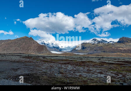 Vaste paysage des montagnes, lacs et glaciers de la région du sud-est de l'Islande Skaftafell Banque D'Images