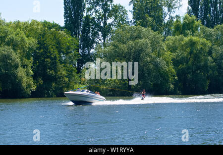 Watersport dans Frankfurt am Main Banque D'Images