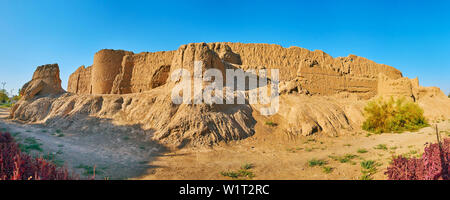 Ghal'eh Jalali adobe forteresse est l'un des plus intéressants sites historiques, conservé à Kashan, Iran Banque D'Images