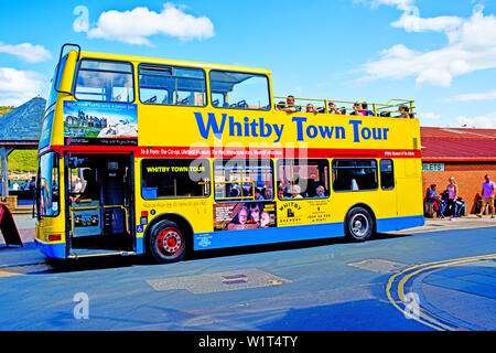 Whitby Town Tour Bus, Whitby, North Yorkshire, Angleterre Banque D'Images
