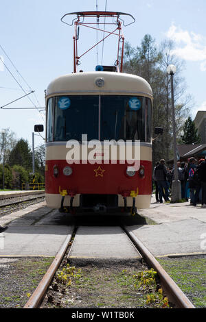 Le wagon historique tchécoslovaque Trojca (EMU 89.0009) de 1967 à la gare de Tatranska Lomnica Slovaquie. Slovaquie, Europe Banque D'Images